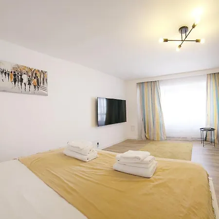 Hyperion - King Bed - Near Center 公寓 *