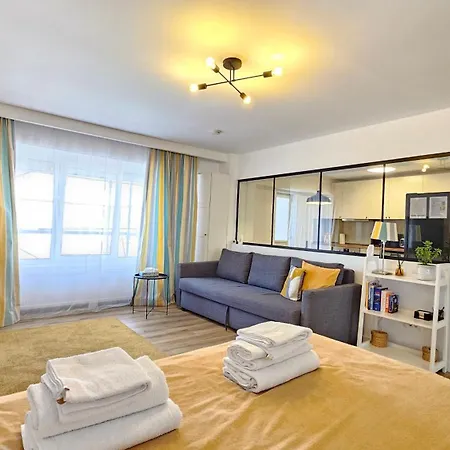 Hyperion - King Bed - Near Center 公寓 *